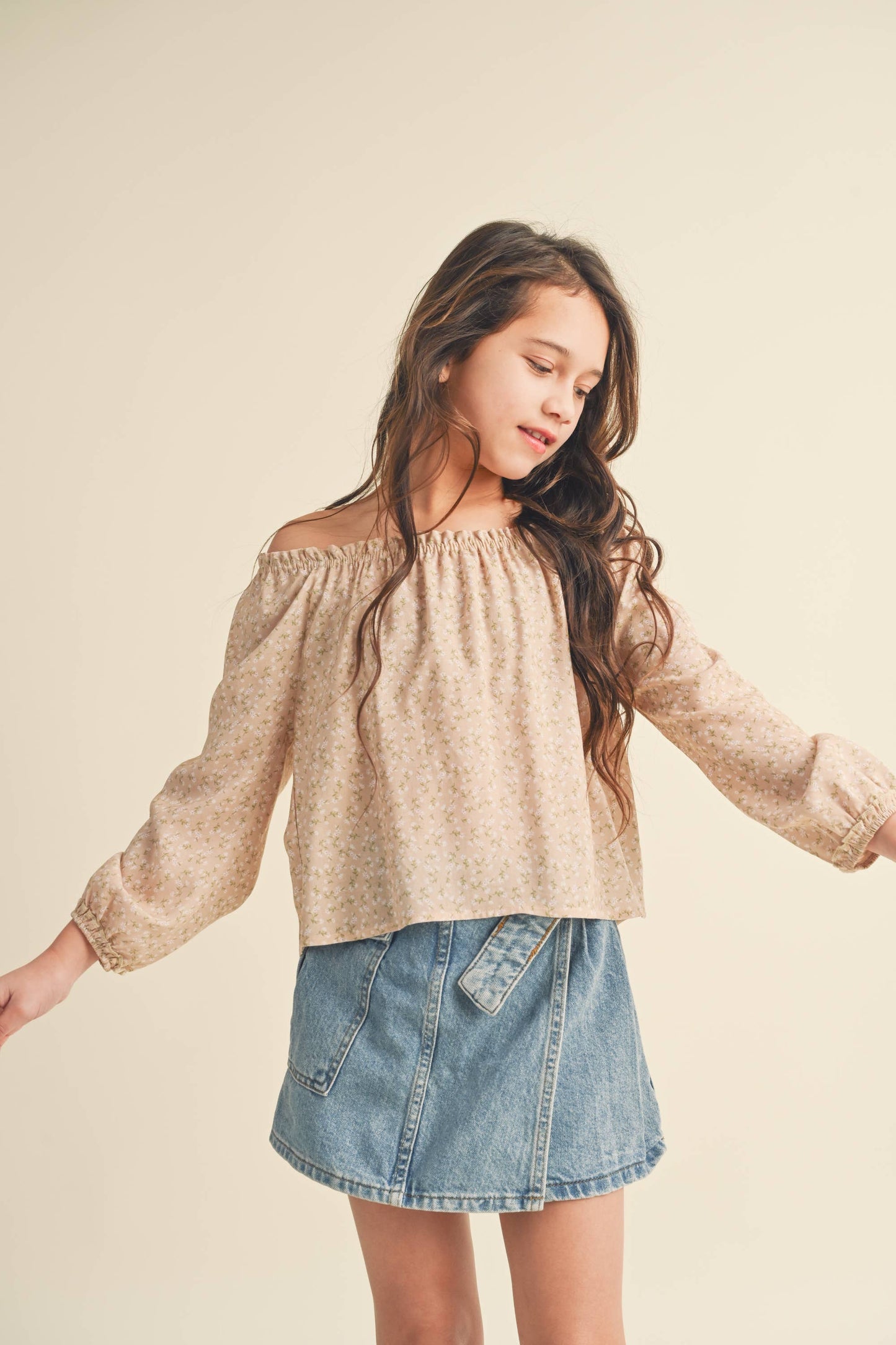 RAGLAN  RUFFLE NECK PEASANT TOP